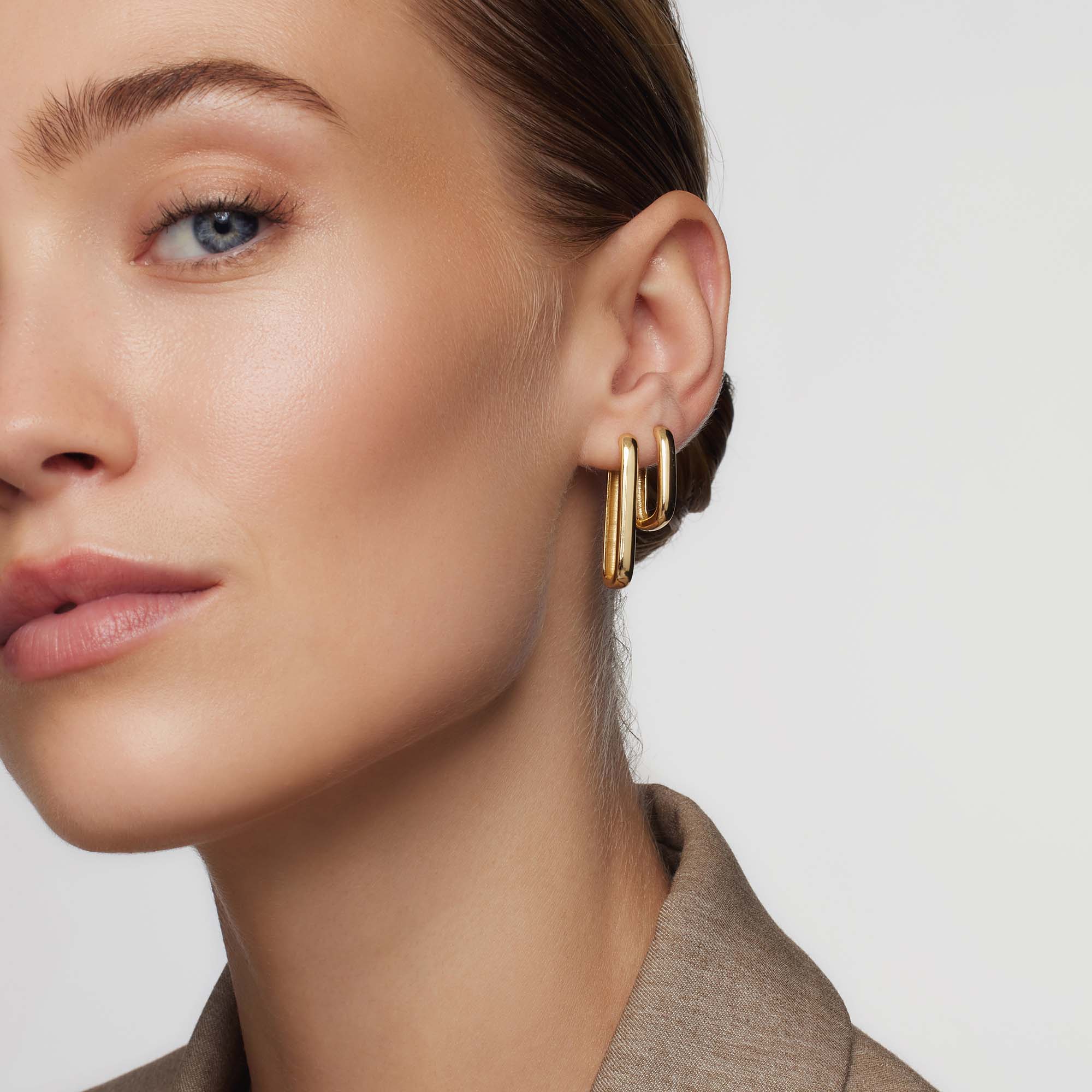 The Icon Hoops in Gold