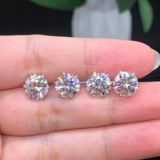 Chic White Gold Tera Earrings
