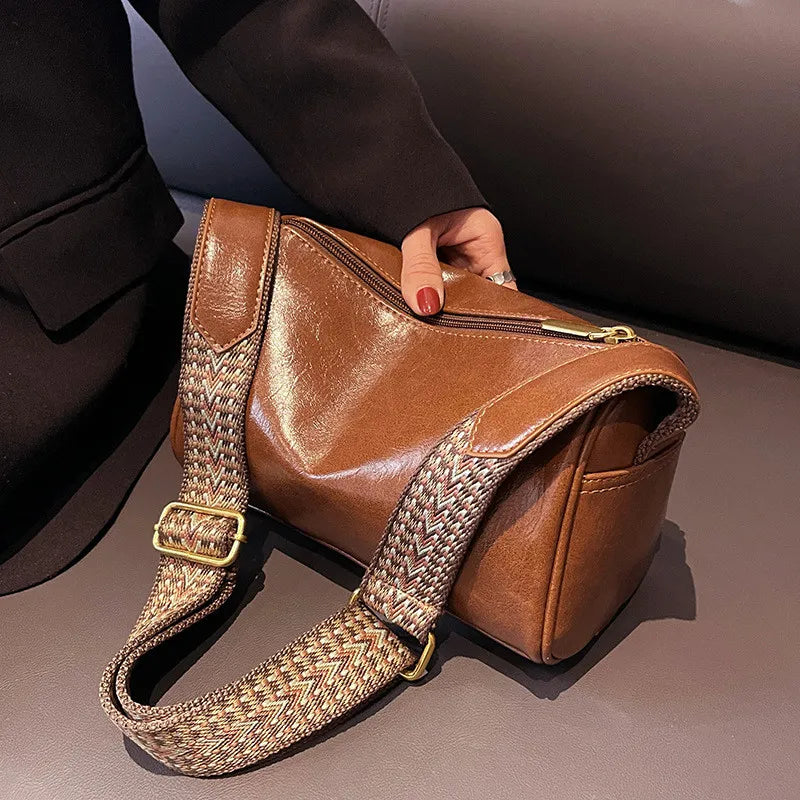 Trine | Classic Leather Crossbody Bag