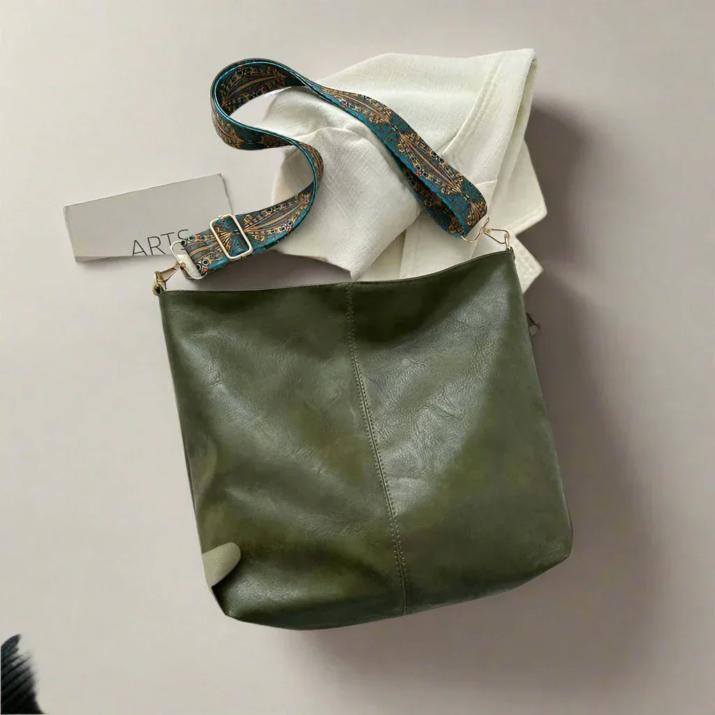 Chelsey’s Vintage Charm | Leather Shoulder Bag