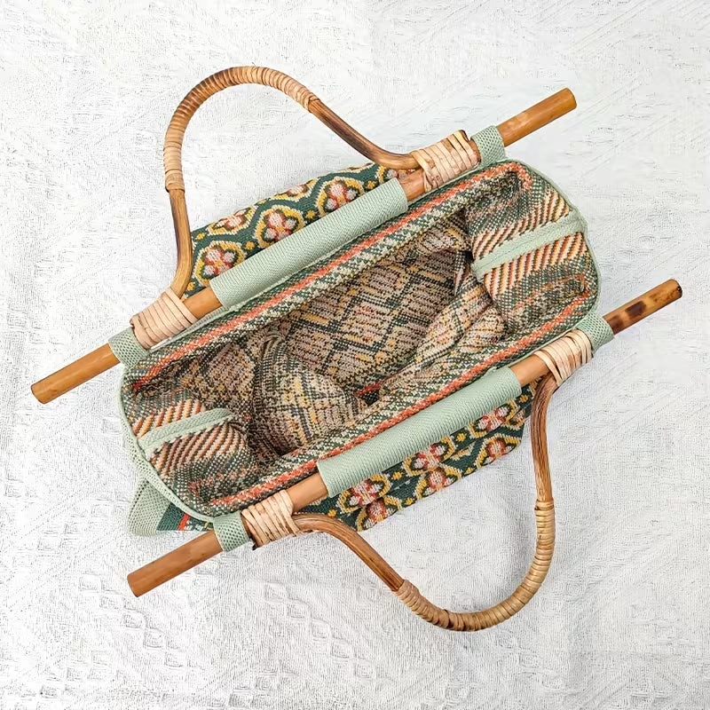 Elise’s Heritage Style | Retro Print Handbag