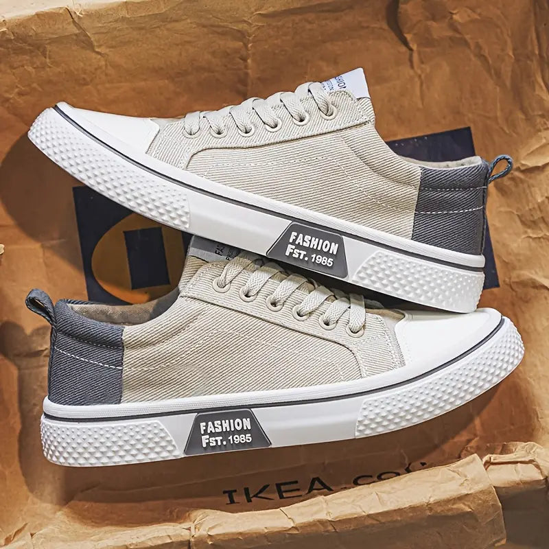 Eryx Classic Canvas Sneaker