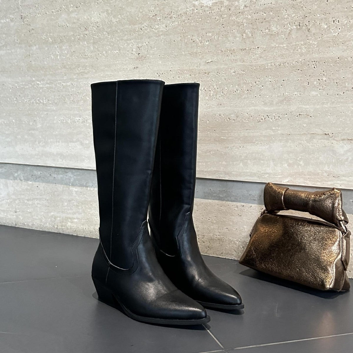 AURA - Sleek High-Rise Boots