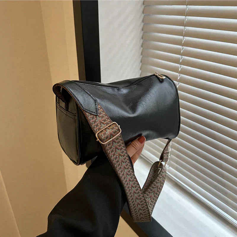 Trine | Classic Leather Crossbody Bag