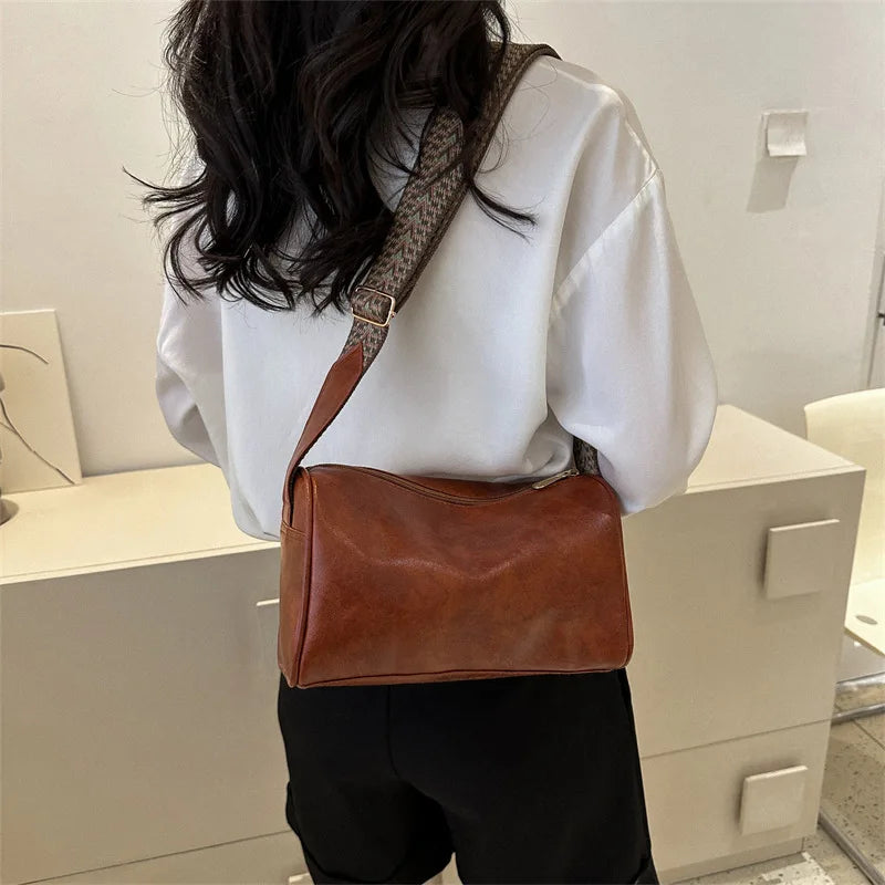 Trine | Classic Leather Crossbody Bag